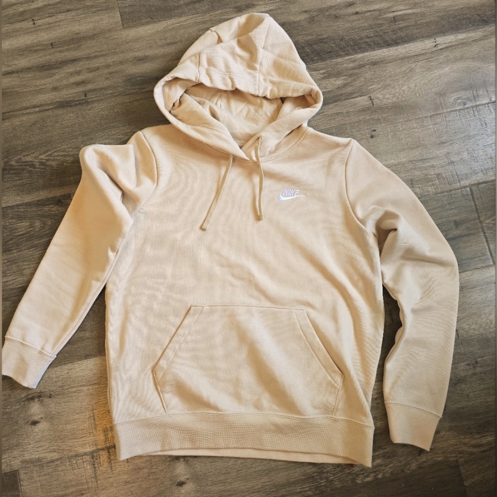 Nike wowens Sportswear Club tan sweatshirt size Small